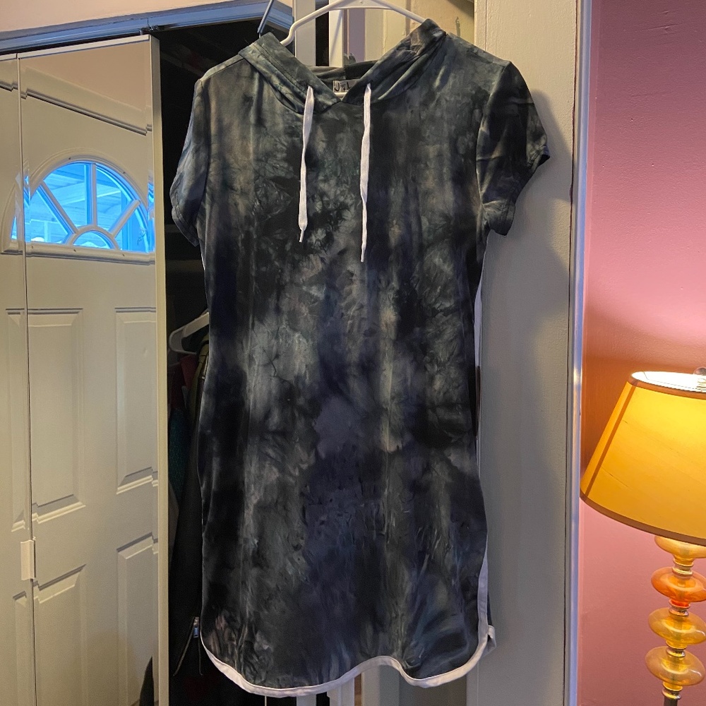 Tie-dyed Hoodie Dress with Dolphin Hem